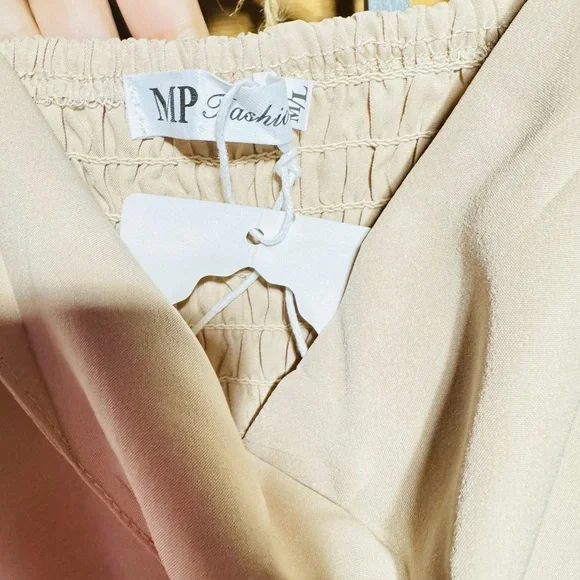 Colombian long beige bodysuit wide leg sleeveless v-neck size m - Picture 14 of 14